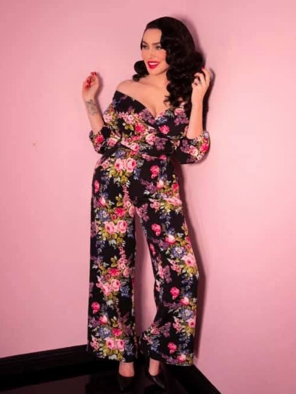 Vixen by Micheline Pitt Vacation Pants in Floral Print, Size LG NWT